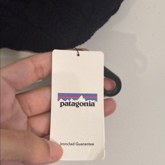 Patagonia Women’s Black Vanilla Beanie - Picture 5 of 6